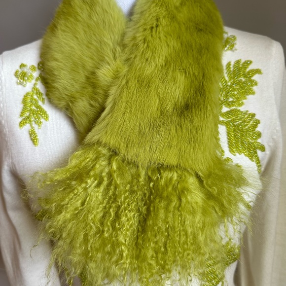 C.C Fashion Collection Green Rabbit Neck Wrap Scarf - Picture 6 of 7